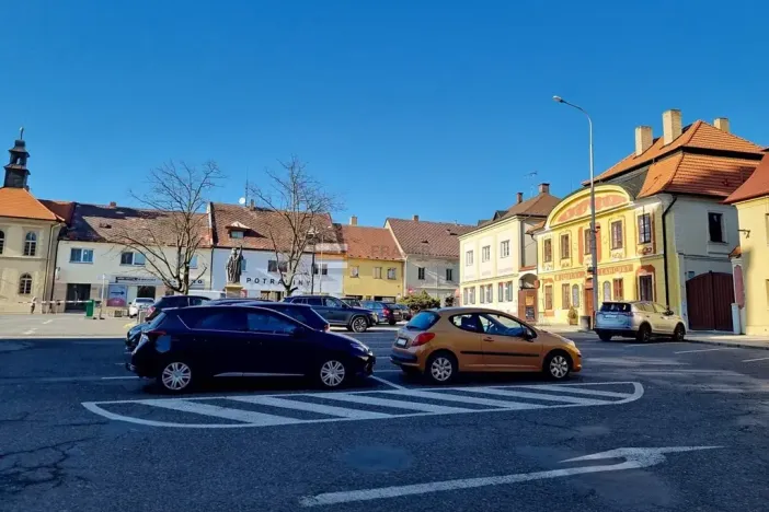 Pronájem bytu 1+kk, Uhlířské Janovice, Václavské náměstí, 26 m2