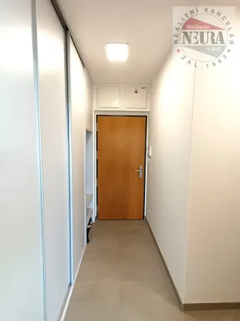 Pronájem bytu 2+kk, Praha - Holešovice, U průhonu, 47 m2