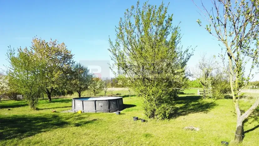 Prodej zahrady, Mělník, 9817 m2