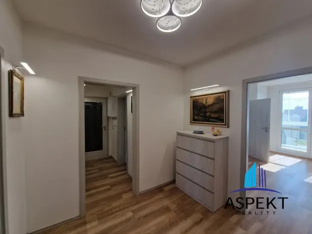 Prodej bytu 4+1, Praha - Troja, Mazurská, 84 m2