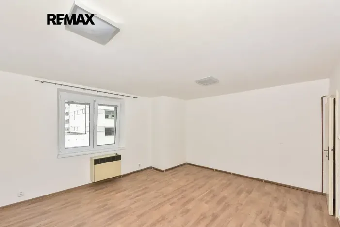 Pronájem bytu 1+kk, Plzeň, Pařížská, 41 m2