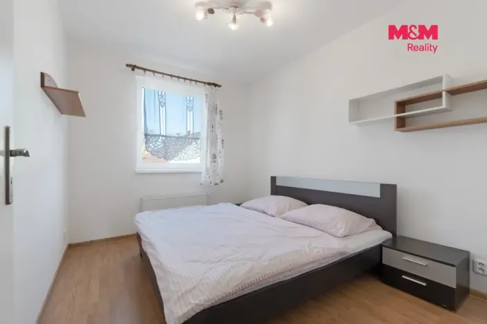 Prodej bytu 3+kk, Králův Dvůr, Popelky Biliánové, 56 m2