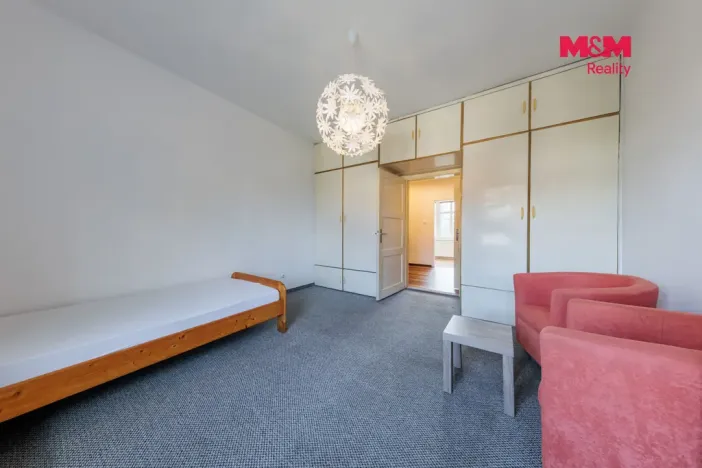 Pronájem bytu 1+1, Karlovy Vary - Stará Role, Holečkova, 33 m2