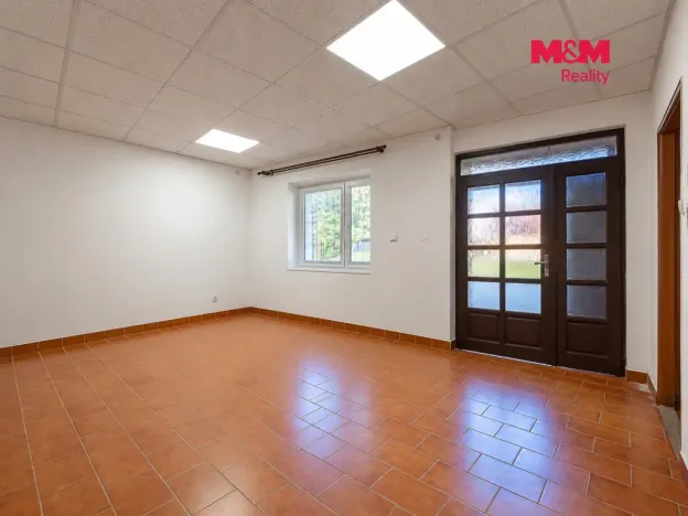 Prodej obchodního prostoru, Votice, Malé nám., 122 m2