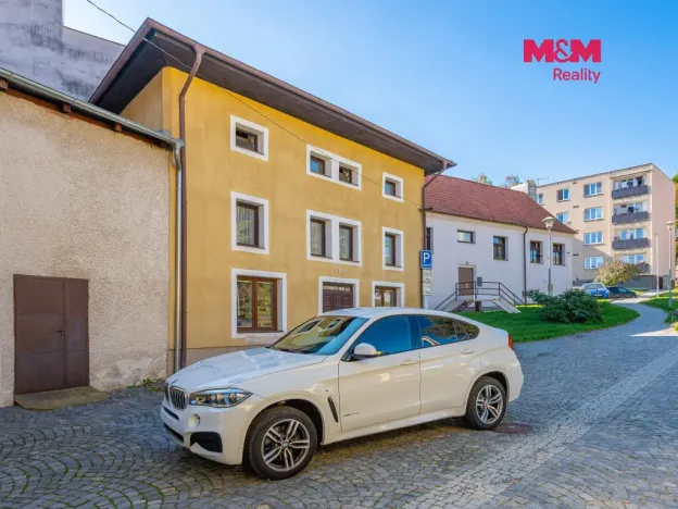 Prodej obchodního prostoru, Votice, Malé nám., 122 m2