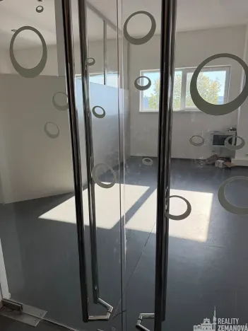 Pronájem komerční nemovitosti, Nupaky, Komerční, 230 m2