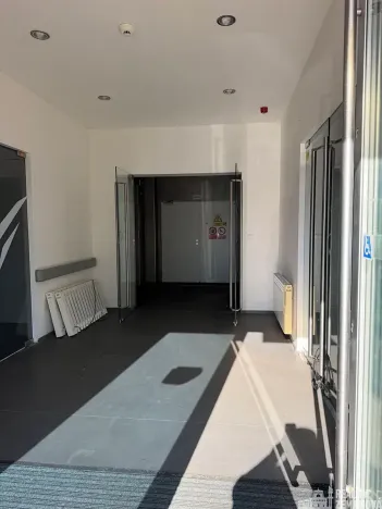 Pronájem komerční nemovitosti, Nupaky, Komerční, 230 m2