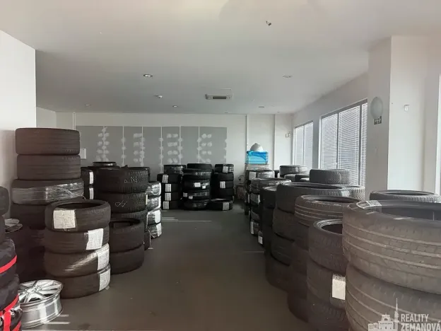 Pronájem komerční nemovitosti, Nupaky, Komerční, 230 m2