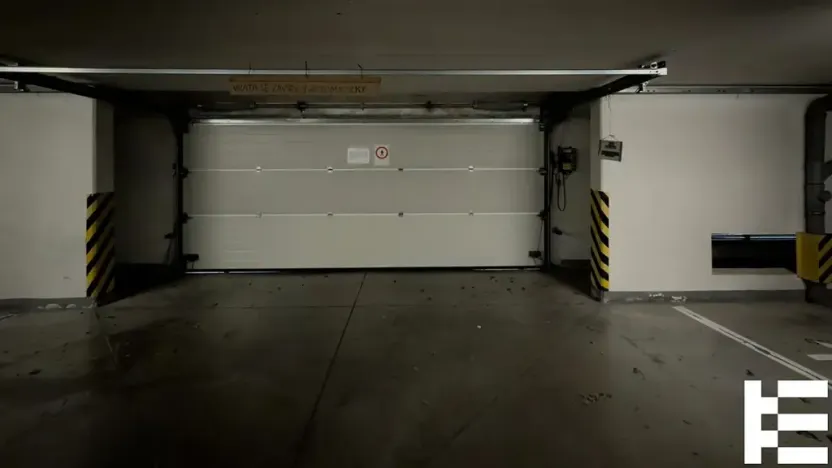 Pronájem garážového stání, Praha - Troja, Vřesová, 25 m2