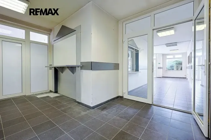 Pronájem obchodního prostoru, Plzeň, Na Roudné, 150 m2