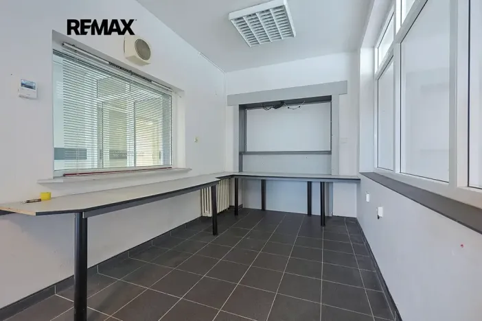 Pronájem obchodního prostoru, Plzeň, Na Roudné, 150 m2