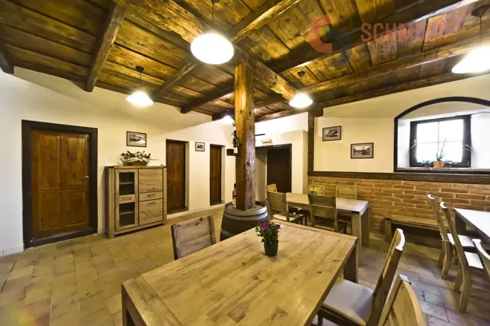 Prodej rodinného domu, Perná, 300 m2