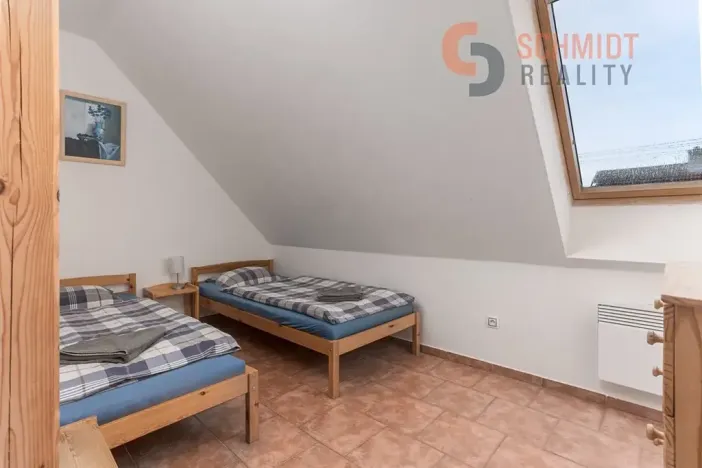 Prodej rodinného domu, Perná, 300 m2