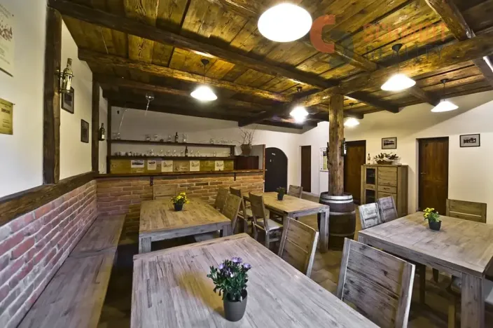 Prodej rodinného domu, Perná, 300 m2