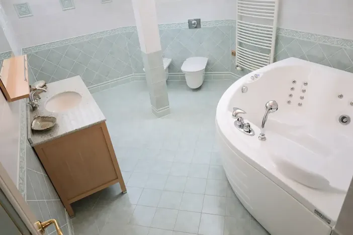 Prodej bytu 4+1, Karlovy Vary, Tylova, 182 m2