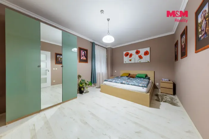 Pronájem bytu 3+kk, Karlovy Vary, Moravská, 80 m2