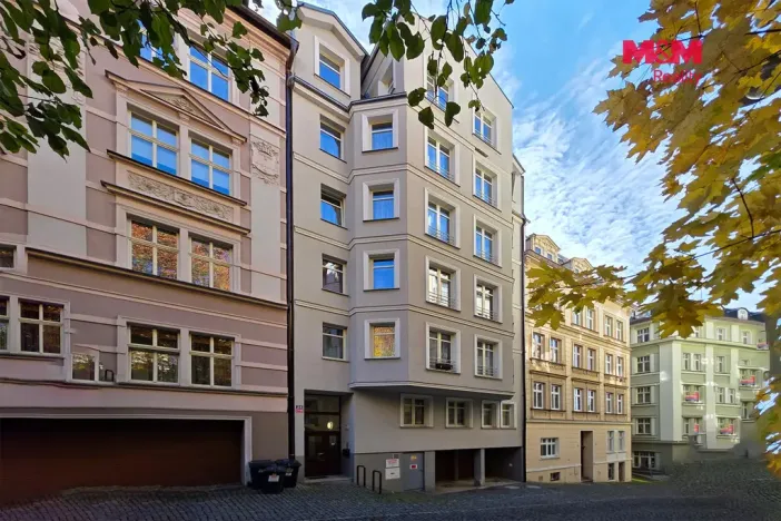 Pronájem bytu 3+kk, Karlovy Vary, Moravská, 80 m2
