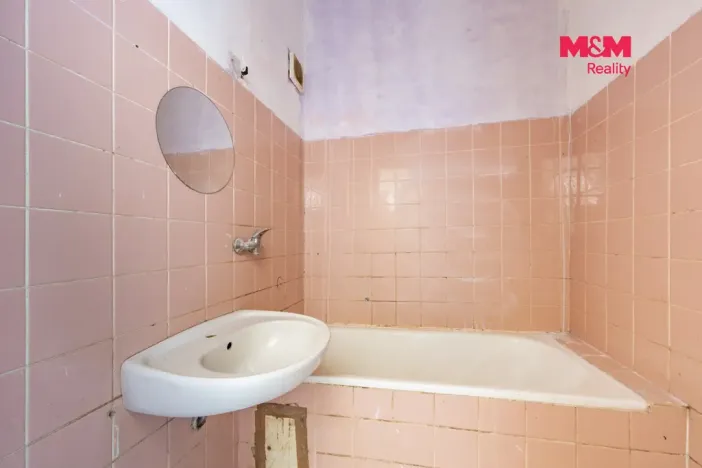 Prodej bytu 3+1, Hranice, Tovární, 61 m2