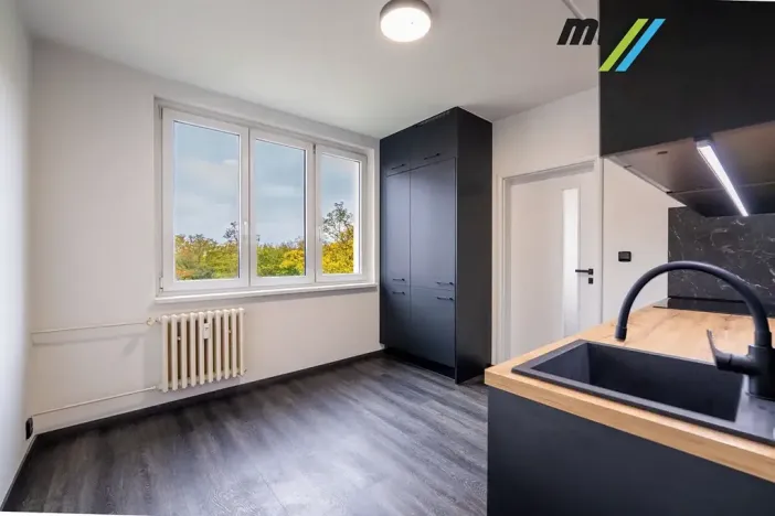 Prodej bytu 1+1, Milovice, Armádní, 33 m2