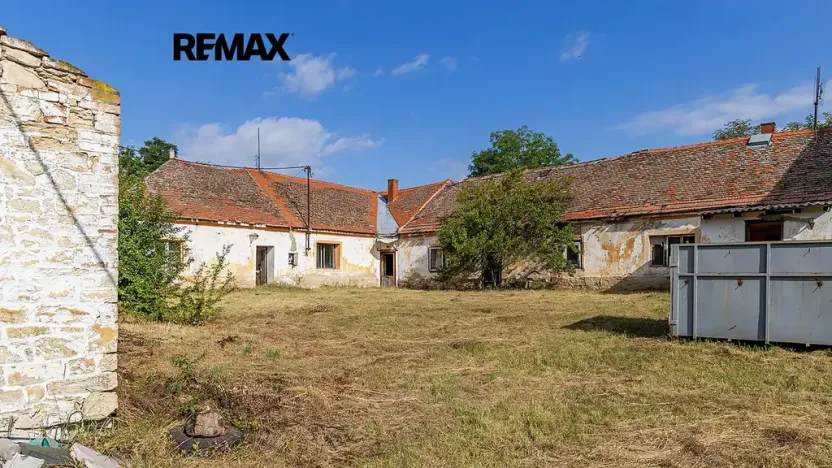 Prodej zemědělského objektu, Počedělice, 2500 m2