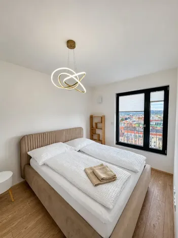 Pronájem bytu 2+kk, Brno, Bratislavská, 52 m2