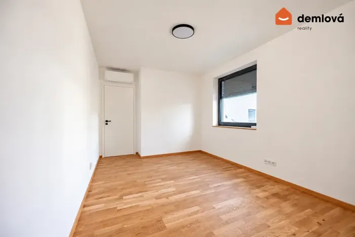 Pronájem bytu 2+kk, Ostrava, Na Burni, 47 m2