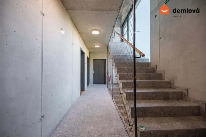 Pronájem bytu 2+kk, Ostrava, Na Burni, 47 m2