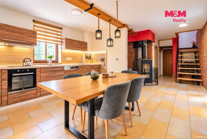 Prodej rodinného domu, Lužnice, 180 m2