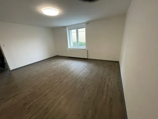 Pronájem bytu 1+1, Praha - Horní Počernice, Khodlova, 40 m2