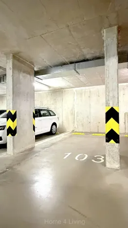 Pronájem garážového stání, Brno, Mojmírovo náměstí, 18 m2
