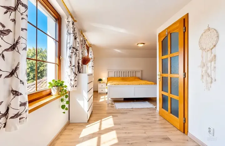 Prodej rodinného domu, Káraný, 180 m2