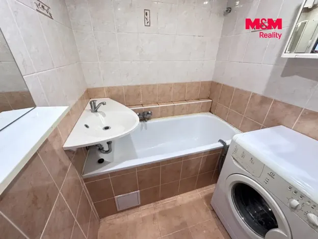 Prodej bytu 2+1, Chomutov, Holešická, 62 m2