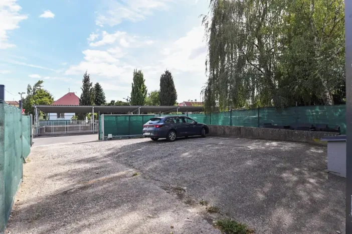 Pronájem kanceláře, Praha - Horní Počernice, Komárovská, 210 m2