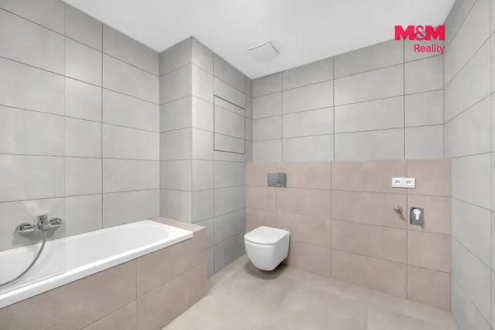 Pronájem bytu 2+kk, Pardubice - Ohrazenice, U Sportovní školy, 54 m2