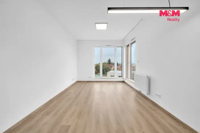 Pronájem bytu 2+kk, Pardubice - Ohrazenice, U Sportovní školy, 51 m2