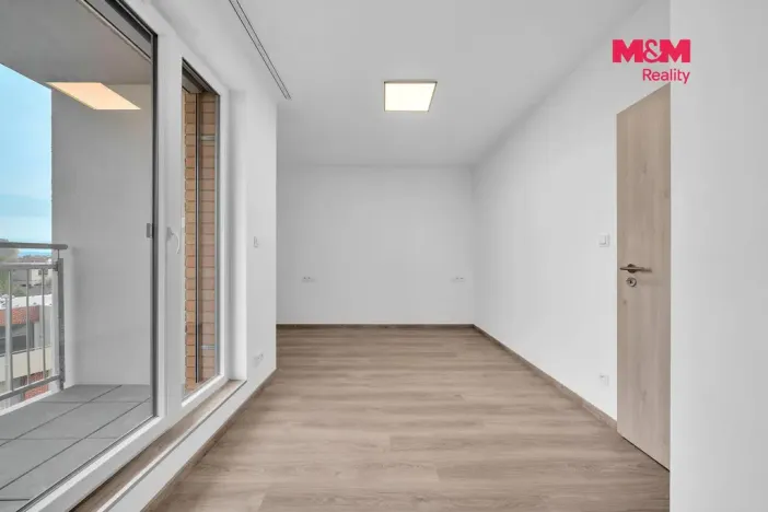 Pronájem bytu 2+kk, Pardubice - Ohrazenice, U Sportovní školy, 51 m2