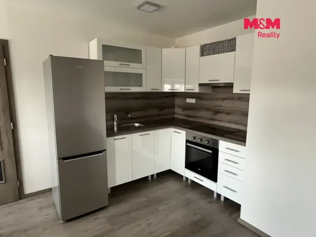 Pronájem bytu 1+kk, Hrdlořezy, 36 m2