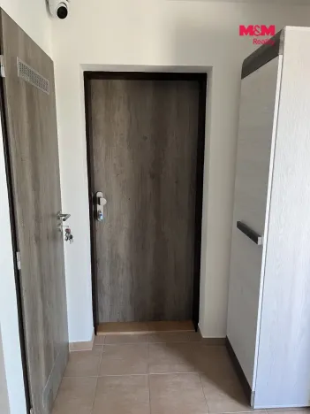 Pronájem bytu 1+kk, Hrdlořezy, 36 m2