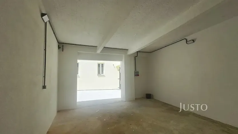 Pronájem garážového stání, Písek, V Koutě, 35 m2