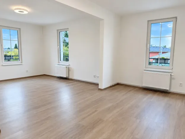 Prodej rodinného domu, Jesenice, Labutí, 238 m2