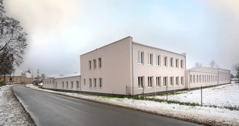Pronájem skladu, Hořín, 1933 m2