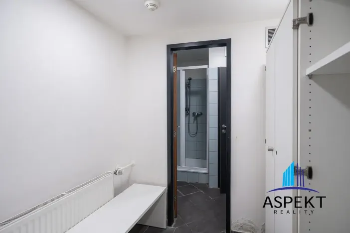 Pronájem kanceláře, Praha - Chodov, Líbalova, 115 m2