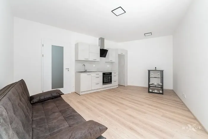 Pronájem bytu 1+kk, Praha - Štěrboholy, Pod areálem, 30 m2