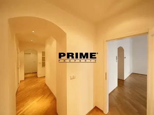 Pronájem bytu 4+1, Praha - Nové Město, Odborů, 100 m2