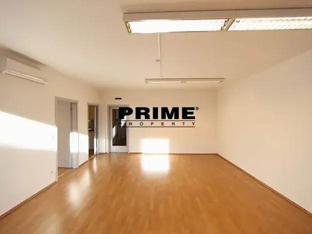Pronájem kanceláře, Praha - Smíchov, Štefánikova, 82 m2