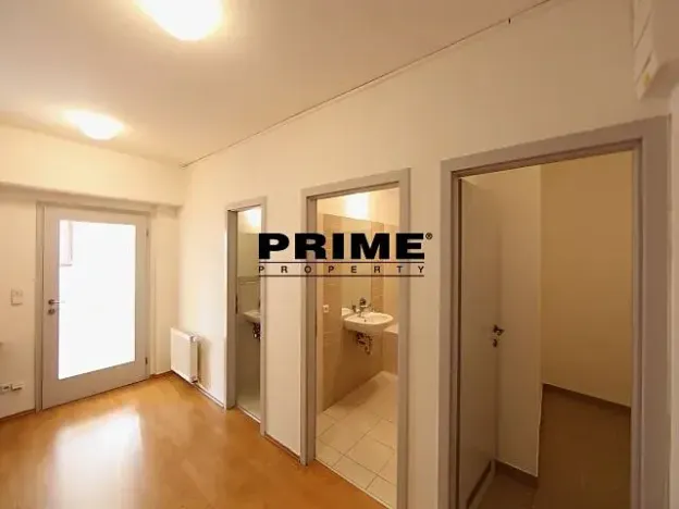 Pronájem kanceláře, Praha - Smíchov, Štefánikova, 82 m2