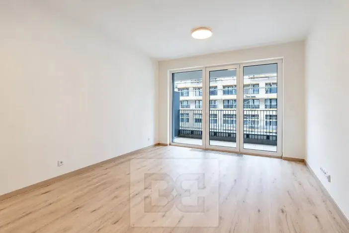 Pronájem bytu 1+kk, Praha - Hloubětín, Poděbradská, 32 m2