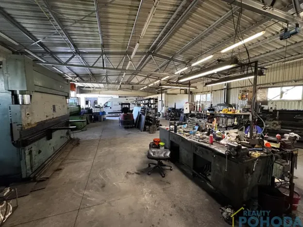 Pronájem výrobních prostor, Radhošť, 450 m2