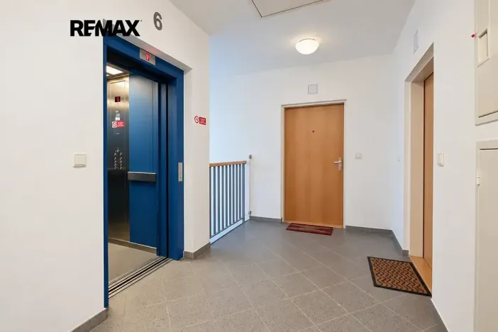 Prodej bytu 1+kk, Praha - Strašnice, Názovská, 35 m2