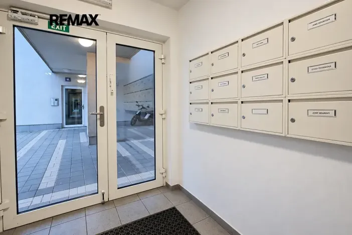Prodej bytu 1+kk, Praha - Strašnice, Názovská, 35 m2